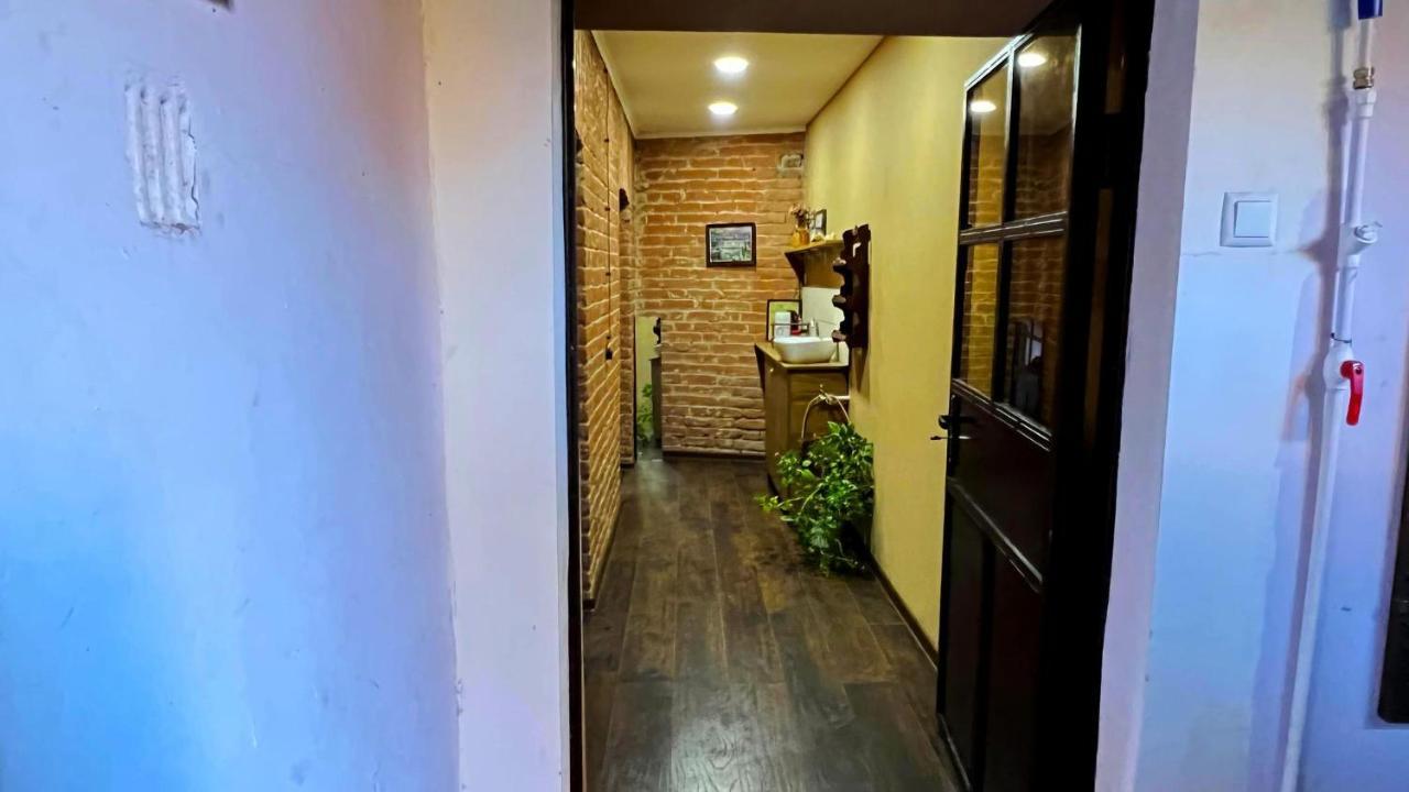 Hostel Pirosmani Tbilisi Buitenkant foto