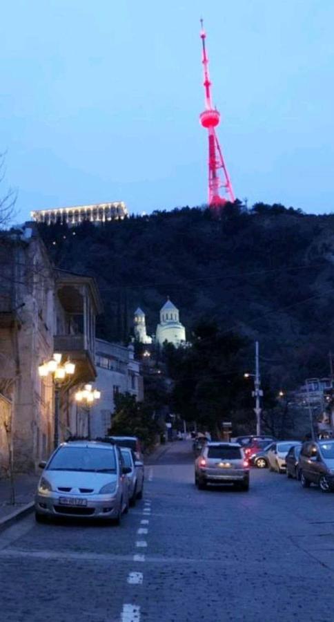 Hostel Pirosmani Tbilisi Buitenkant foto