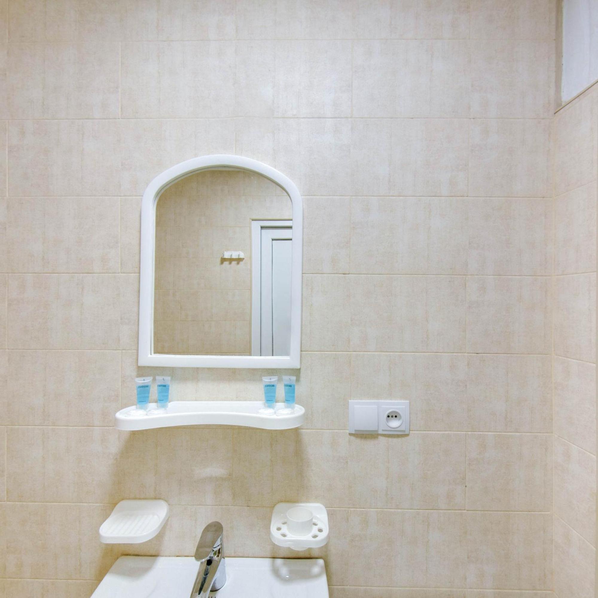 Hostel Pirosmani Tbilisi Buitenkant foto