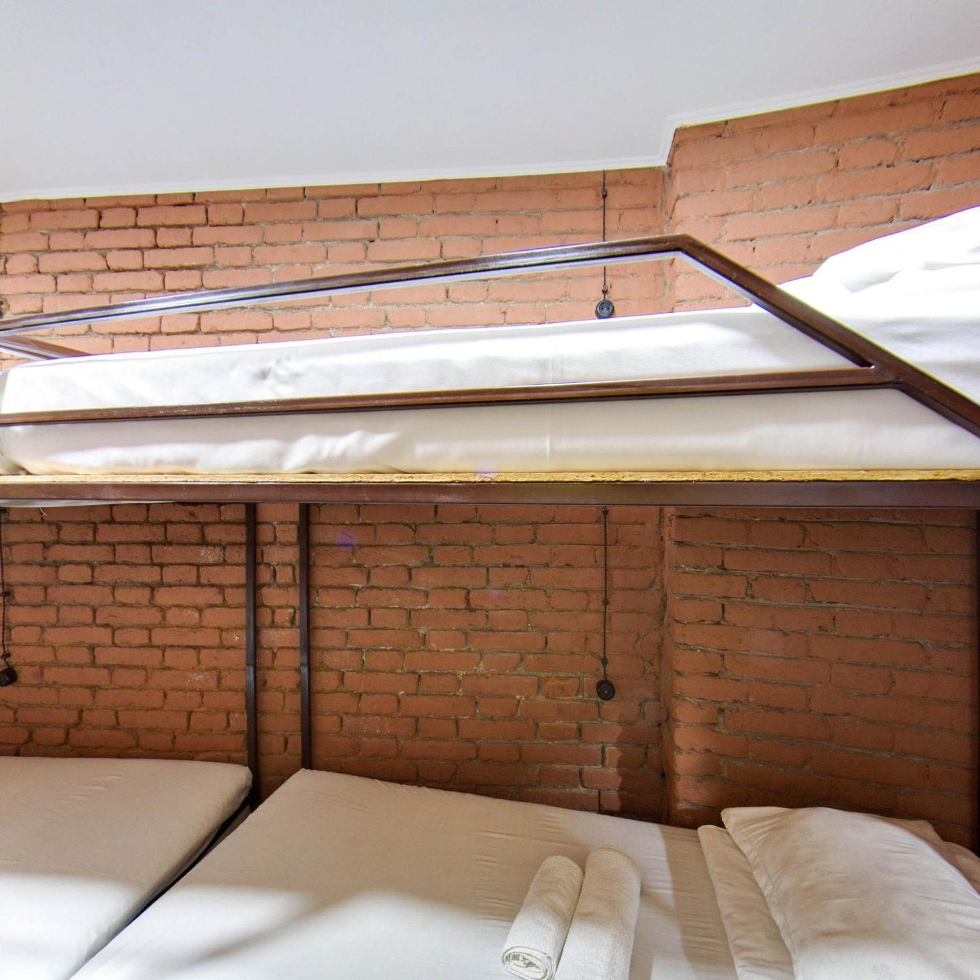 Hostel Pirosmani Tbilisi Buitenkant foto